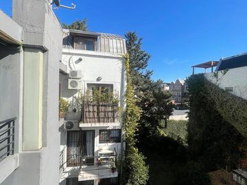 Departamento con cochera en venta en San Isidro