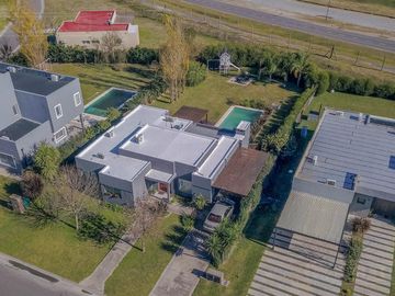 Casa en Área 1 toda parquizada oportunidad San Sebastián MB no crédito