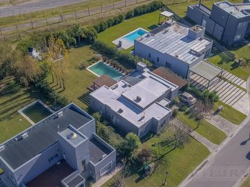 Casa en Área 1 toda parquizada oportunidad San Sebastián MB no crédito