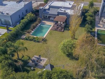 Casa en Área 1 toda parquizada oportunidad San Sebastián MB no crédito