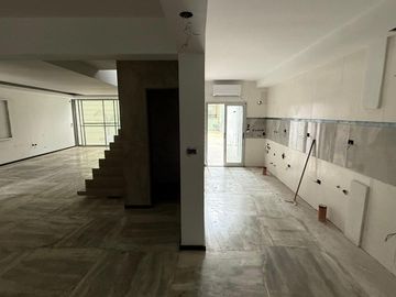 Casa en wilde cuatro ambientes cochera piscina en venta a estrenar
