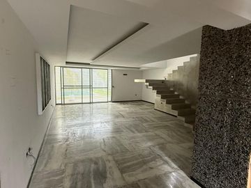 Casa en wilde cuatro ambientes cochera piscina en venta a estrenar