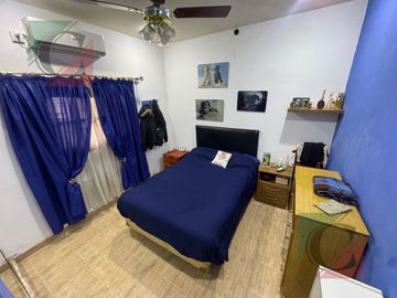 Casa 4 ambientes con cochera + monoambiente independiente