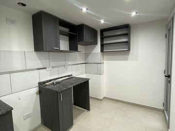 Departamento en  venta de 4 ambientes con dos baños y balcon al frente - Wilde