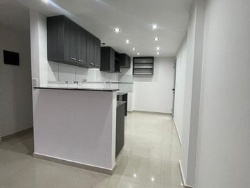 Departamento en  venta de 4 ambientes con dos baños y balcon al frente - Wilde