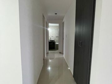 Departamento en  venta de 4 ambientes con dos baños y balcon al frente - Wilde