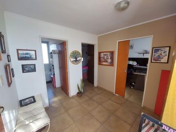 Casa en  venta de dormitorios en planta alta tipo duplex con terraza exclusiva apta crédito