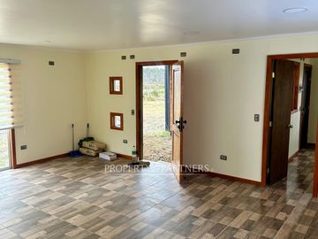 Casa estilo mediterráneo, condominio consolidado a orillas de la ruta a Calbuco