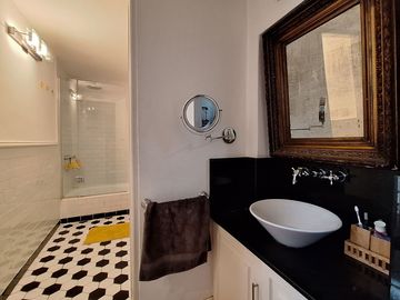 VENTA PH 4 AMB. CON TERRAZA Y QUINCHO EN BOEDO