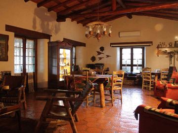 POSADA EN VENTA EN CHACRAS DE CORIA