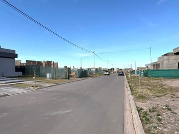 Casa en Venta - Barrio privado La Quebrada - Luján