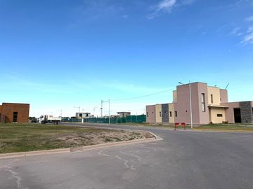 Casa en Venta - Barrio privado La Quebrada - Luján