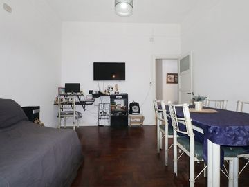 CASA 5 AMB VENTA PATERNAL LOTE PROPIO PARQUE