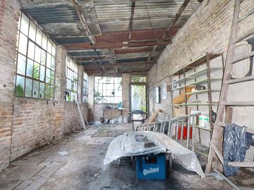 CASA 5 AMB VENTA PATERNAL LOTE PROPIO PARQUE
