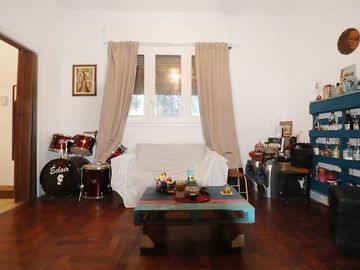 CASA 5 AMB VENTA PATERNAL LOTE PROPIO PARQUE