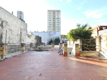CASA 5 AMB VENTA PATERNAL LOTE PROPIO PARQUE