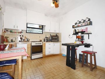CASA 5 AMB VENTA PATERNAL LOTE PROPIO PARQUE