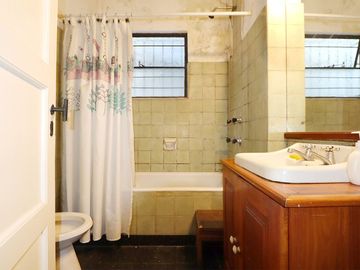 CASA 5 AMB VENTA PATERNAL LOTE PROPIO PARQUE