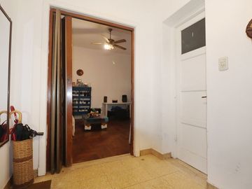CASA 5 AMB VENTA PATERNAL LOTE PROPIO PARQUE