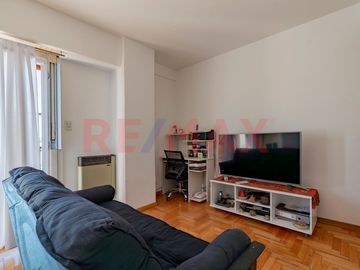 VENTA DEPTO 2 AMB CABALLITO CON TERRAZA Y PARRILLA