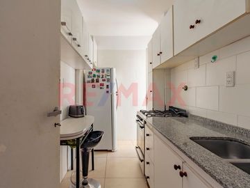 VENTA DEPTO 2 AMB CABALLITO CON TERRAZA Y PARRILLA