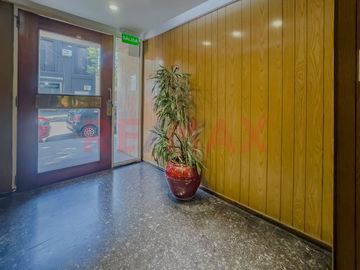 VENTA DEPTO 2 AMB CABALLITO CON TERRAZA Y PARRILLA