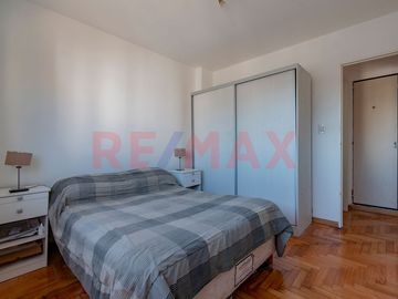 VENTA DEPTO 2 AMB CABALLITO CON TERRAZA Y PARRILLA