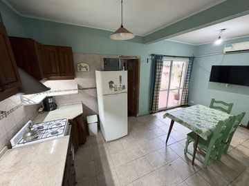 CASA DE 5 AMBIENTES VENTA C/PATIO PARRILLA PALOMAR