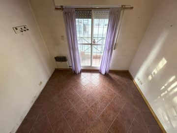 CASA DE 5 AMBIENTES VENTA C/PATIO PARRILLA PALOMAR