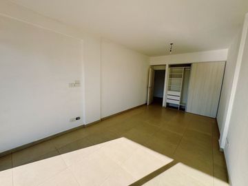 Dpto. 2 Amb. C/Cochera en Alquiler - Tigre Centro