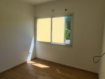 CASA 4 AMBIENTES EN VENTA MONTE GRANDE
