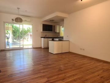 CASA 4 AMBIENTES EN VENTA MONTE GRANDE