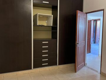 VENTA CASA TRES DORMITORIOS BARRIO ECHEVERRIA