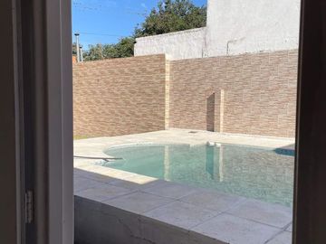 VENTA CASA TRES DORMITORIOS BARRIO ECHEVERRIA