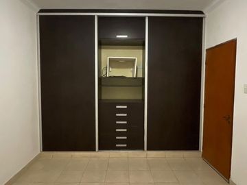 VENTA CASA TRES DORMITORIOS BARRIO ECHEVERRIA