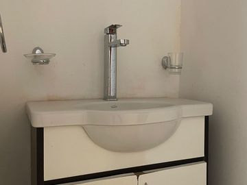 VENTA CASA TRES DORMITORIOS BARRIO ECHEVERRIA