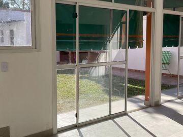 VENTA CASA TRES DORMITORIOS BARRIO ECHEVERRIA