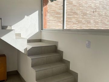 VENTA CASA TRES DORMITORIOS BARRIO ECHEVERRIA
