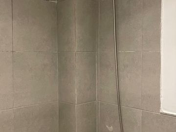 VENTA CASA TRES DORMITORIOS BARRIO ECHEVERRIA