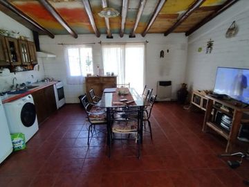 VENTA CASA 4 DORM. LA PRIMAVERA GUAYMALLEN
