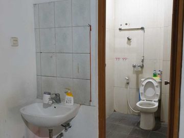 Rumah Besar Siap Huni Strategis Dijual Di Jakarta Pusat