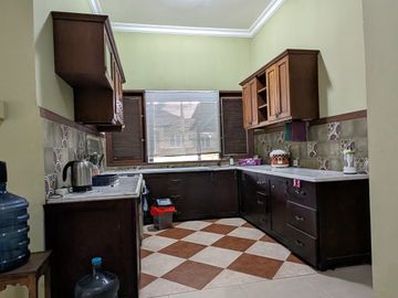 Dijual! Rumah Jawa Modern dengan Kolam Renang dan Halaman Asri