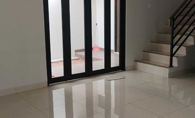 Rumah minimalis 2 lantai dilengakapi club house di summarecon bekasi