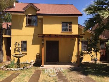 LINDA CASA EN ALTO MACUL