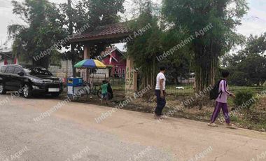 Tanah darat dan sawah di Karawang Timur Jawa Barat