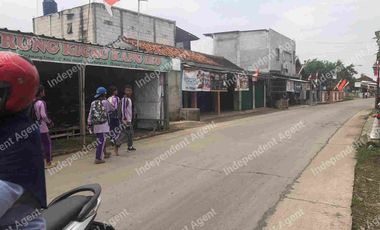 Tanah darat dan sawah di Karawang Timur Jawa Barat