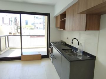 Departamento de 2 ambientes frente con Balcón en Venta - Caballito