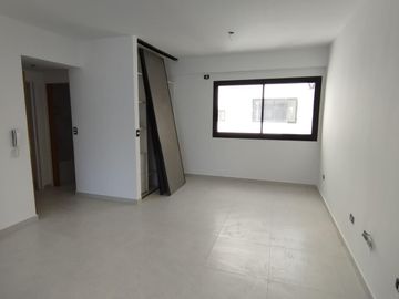 Departamento de 2 ambientes frente con Balcón en Venta - Caballito