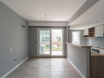 Departamento de 2 ambientes frente con Balcón en Venta - Caballito