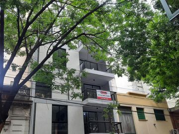 Departamento de 2 ambientes frente con Balcón en Venta - Caballito